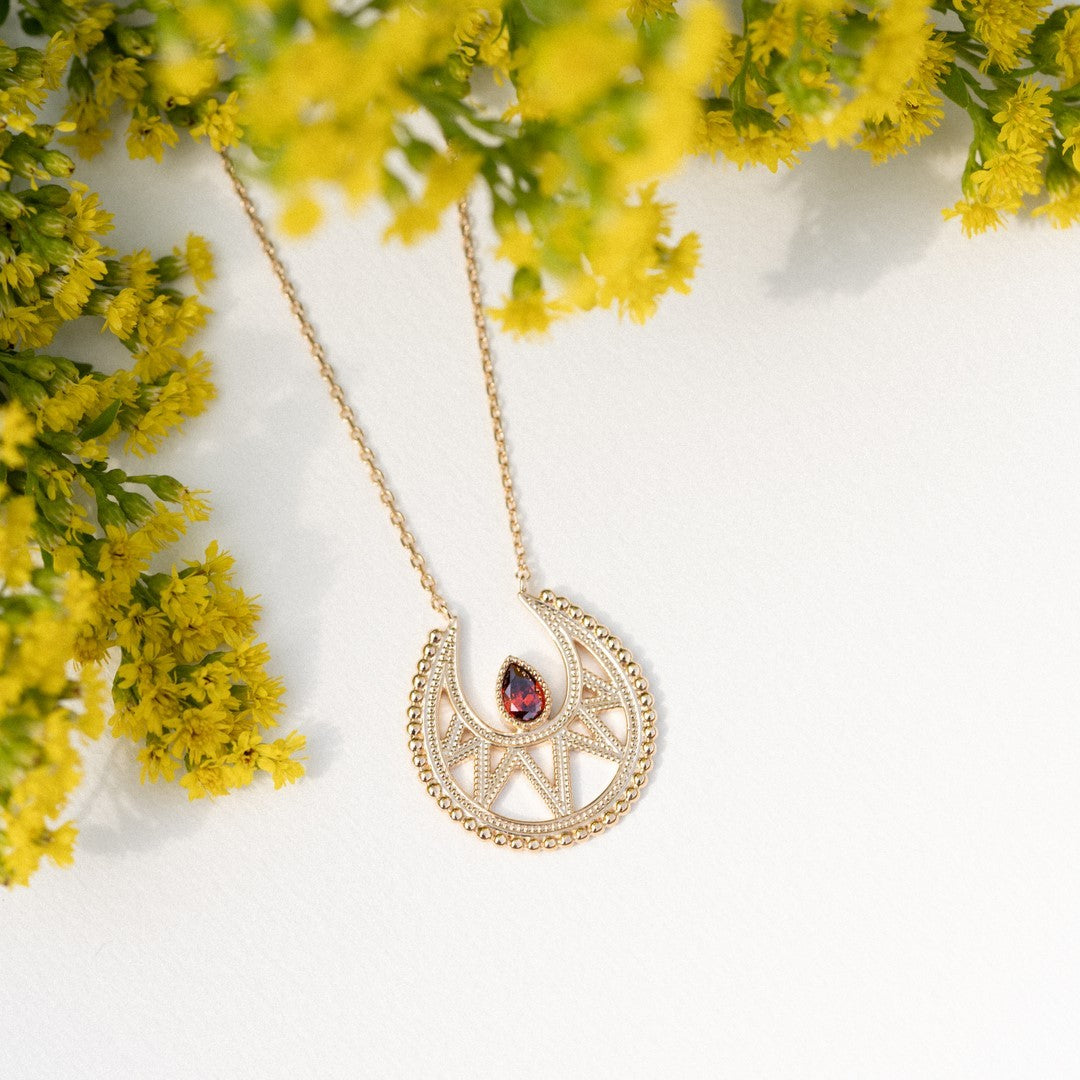 18ct Gold Vermeil Garnet Red Necklace