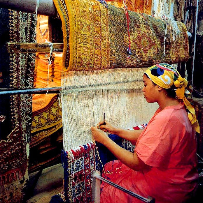 Handmade Rug looming - Morocco. Meet Aicha.